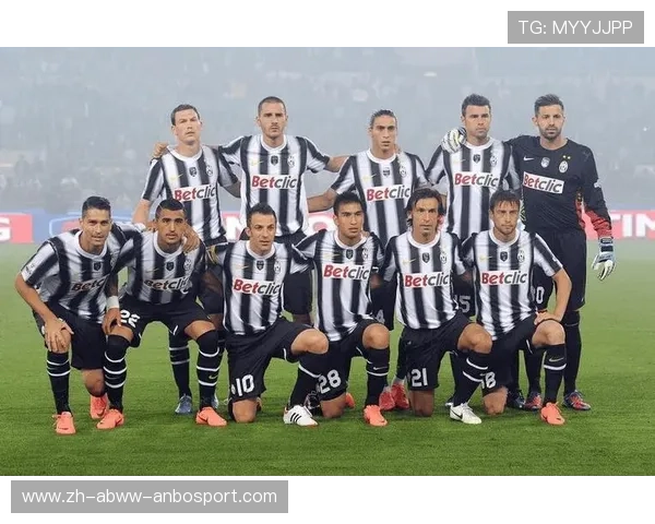 意甲球队在欧冠赛场上的辉煌与挑战回顾 意甲球队在欧冠赛场上的辉煌与挑战回顾